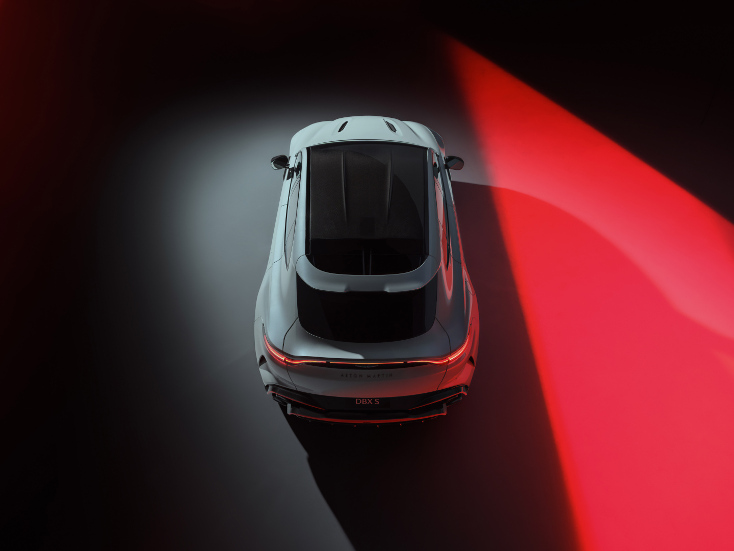 SMALL_Aston Martin DBX S_13